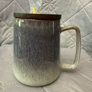 Elegant Studio Art Pottery. Mug with Lid & Straw
